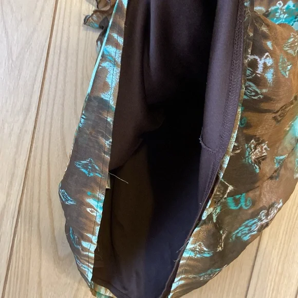 Dressbarn Womens Blouse Brown with Blue pattern - embellished Vneck - Picture 6 of 6